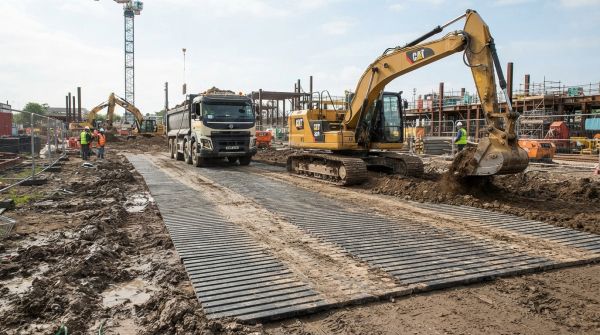 Top construction solutions: buy durable temporary road mats
