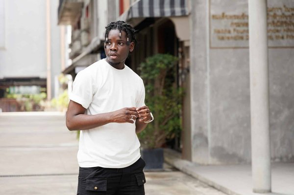 Mastering the Art of Blazer and Casual Tee Combinations for Office Style